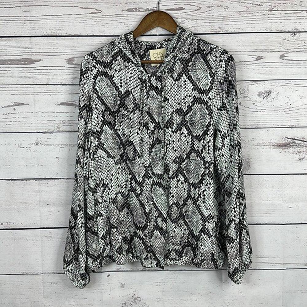 Chaser Shacket Shirt Jacket Womens Medium‎ White Purple Snake Skin Print Hooded